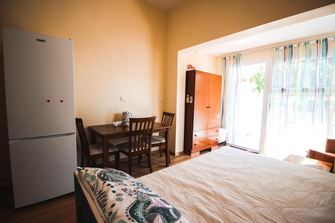 Moon-Light Studio Hotel Ларнака Екстериор снимка