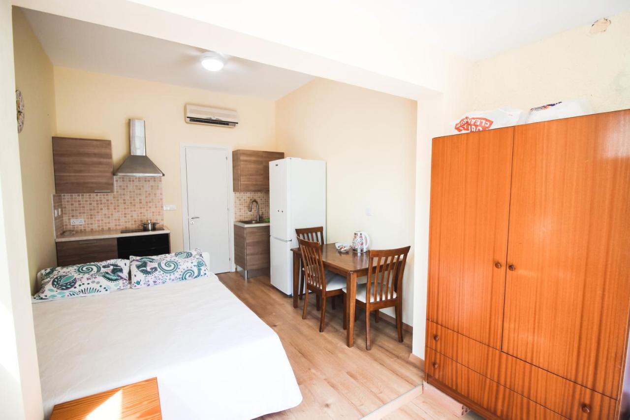 Moon-Light Studio Hotel Ларнака Екстериор снимка